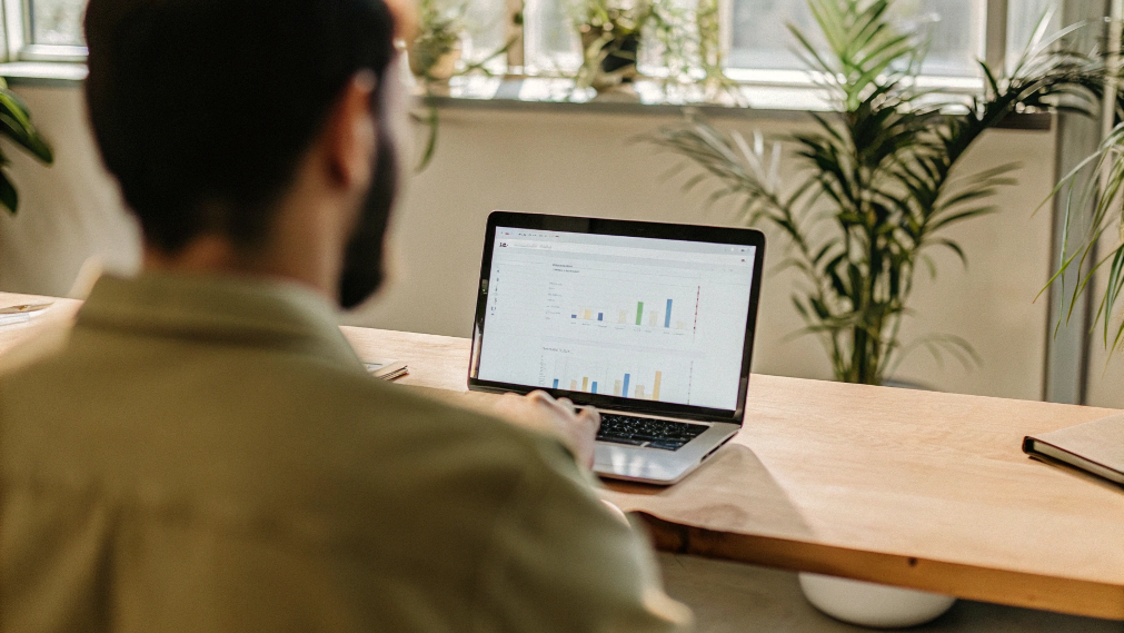 Jak czytać podstawowe raporty w Google Analytics 4